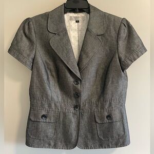 Excellent condition! Short sleeve Tahari suite jacket. Grey. Size 14.